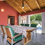 Three-bedroom In 別荘 *