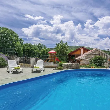 Σπίτι διακοπών Three-bedroom In *