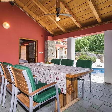Three-bedroom In Σπίτι διακοπών *