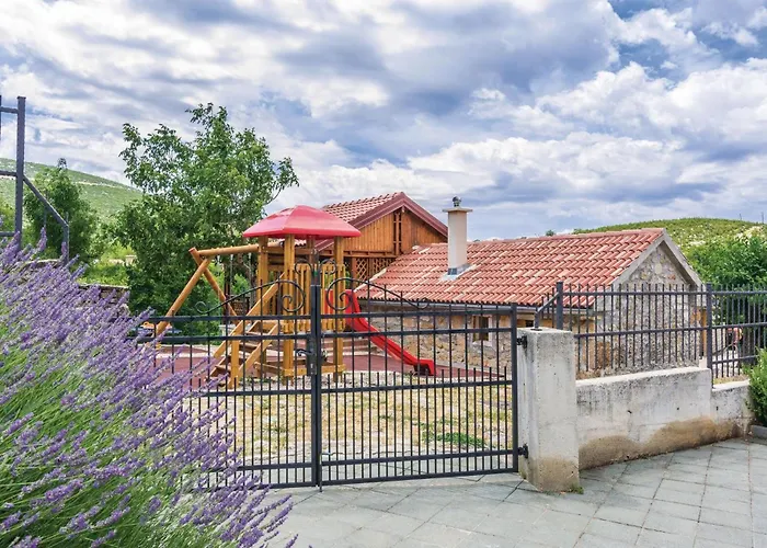 Three-bedroom In * Kruševo