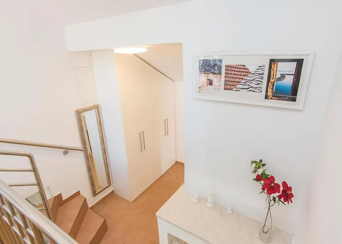 Vakantiehuis Three-bedroom In Kruševo